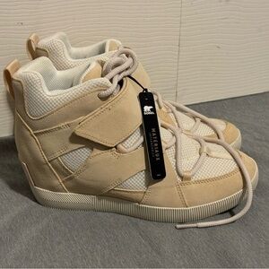 NWT Women’s 7.5 Sorel Women's Out 'N About Sport Wedge Boot